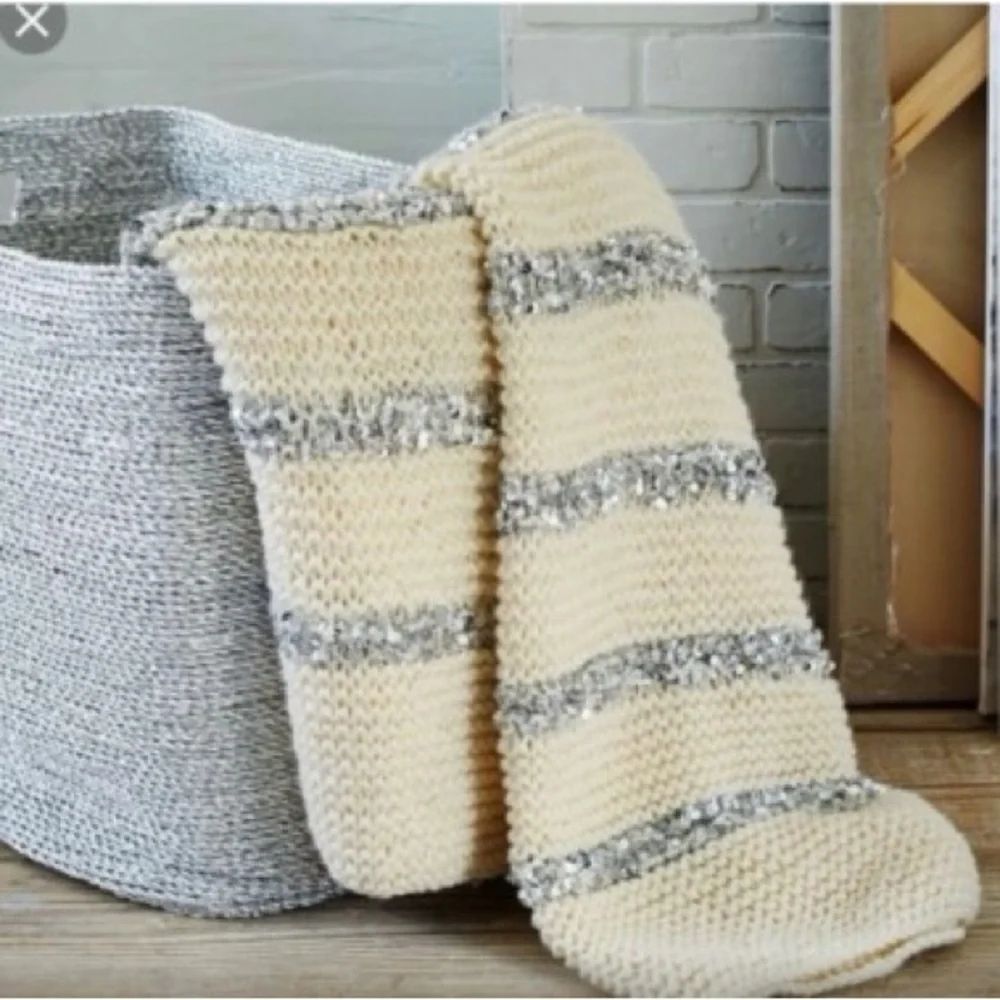 West elm Cozy soft  Knit throw Blanket with Silver sequin Accents 44x56” wool